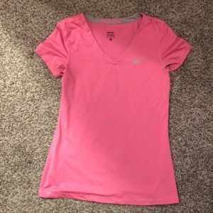 Nike pro pink tshirt women’s medium